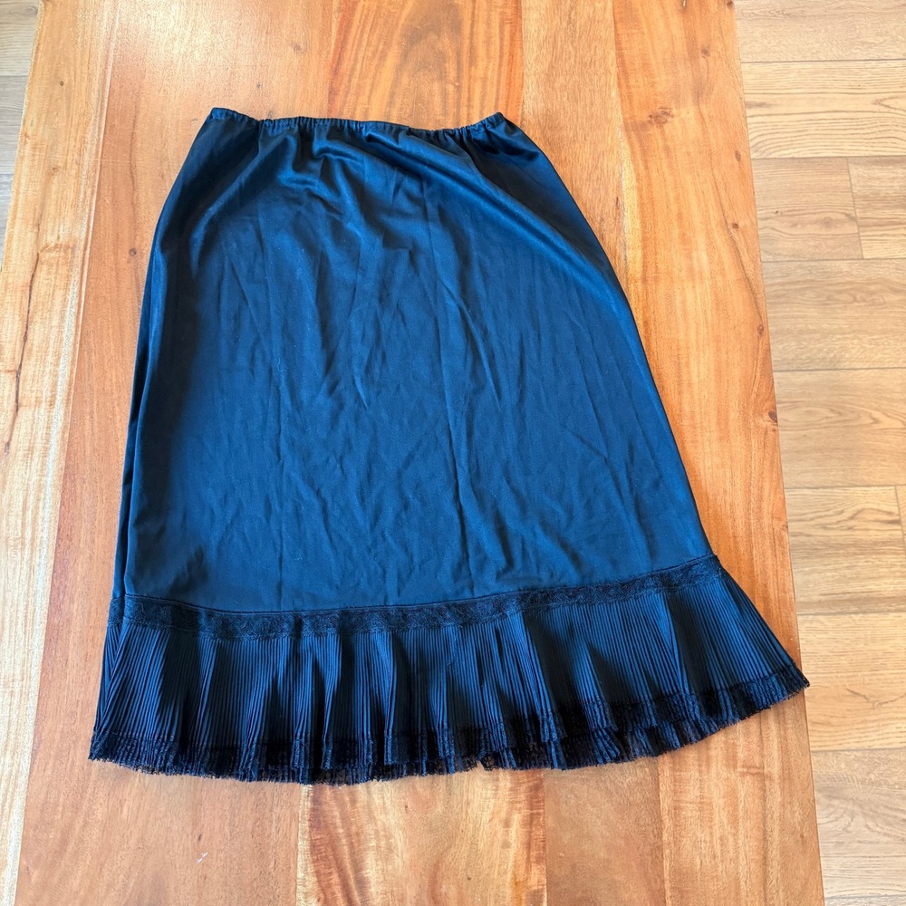 Van Raalte Women's Vintage Black Pleated Lace Slip/Skirt Size M